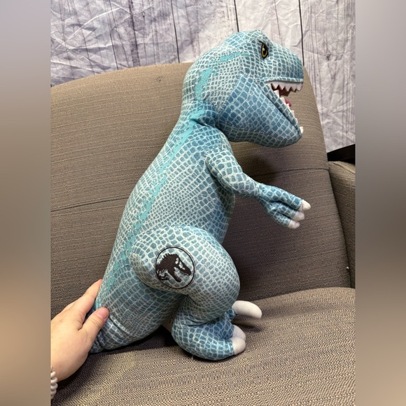 Jurassic World Fallen Kingdom T-Rex Cuddle Pillow Plush Dinosaur Big Time Blue - Picture 3 of 5
